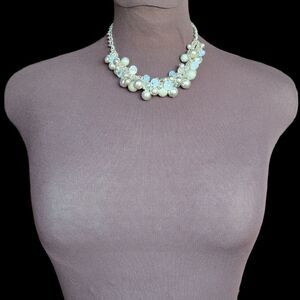 Cluster beaded necklace 